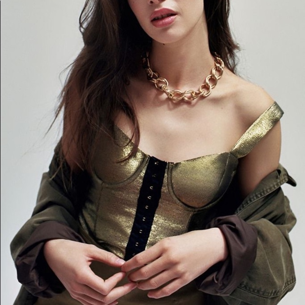 bustier